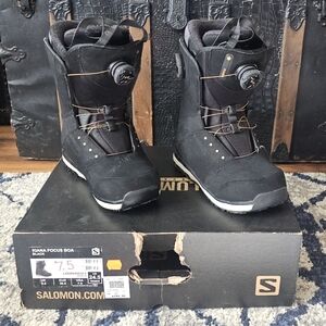 Kiana Salomon snowboarding boots